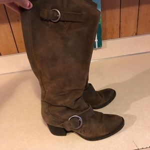 Women’s 7.5 brown suede leather Born boots
